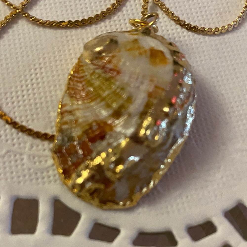 Elegant Gold-Dipped Real Shell Pendant Necklace - image 6